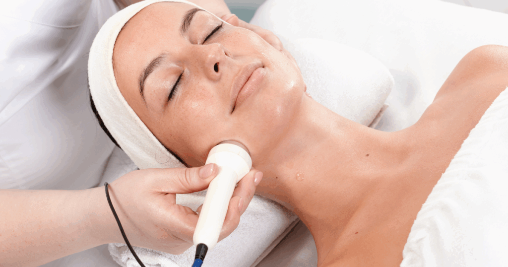 HydraFacial Syndeo treatment in Las Vegas at Chic la Vie Medical Spa for glowing, hydrated skin
